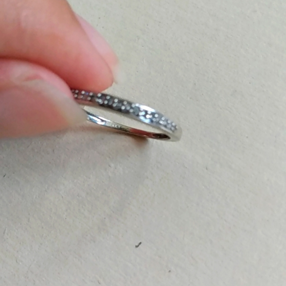 10k white gold Stones ring - Picture 3 of 3